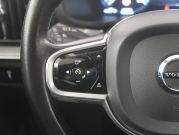 Volvo V60 II  Kombi 2.0 D4 190KM 2019 Volvo V60 D4 2.0, 187 KM, Automat, Skóra, Navi, zdjęcie 15