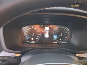 Volvo V60 II  2022 Volvo V60 2,0 B3 mild hybrid 163KM panorama navi elektryka led hak alu opl, zdjęcie 17