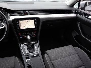 Volkswagen Passat B8 Variant Facelifting 2.0 TSI 190KM 2022 VW Passat 2.0 TSI, Salon Polska, 1. Właściciel, zdjęcie 7