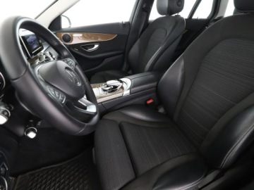 Mercedes Klasa C W205 Kombi Facelifting 1.6 180 156KM 2018 Mercedes C 180 FV23% automat full LED półskóra, zdjęcie 12