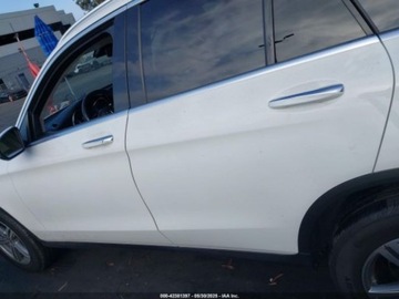 Mercedes GLC C254/X254 2022 Mercedes-Benz GLC 300 suv 2.0 Benzyna 255KM, zdjęcie 4