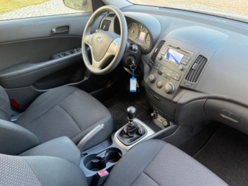 Hyundai i30 I Hatchback 1.4 109KM 2010 Hyundai i30 1.4 109KM Klima 4szyby 1- reka Sprawdz 1.4 Benzyna 109KM, zdjęcie 3
