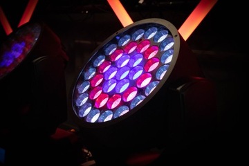 НАБОР 2x MOVING HEAD COLORSTAGE ROBIN WASH 37x15W 4in1 600 PLUS