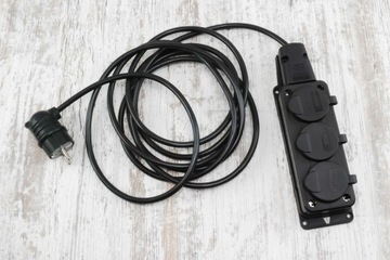 герметичная угловая вилка для садового удлинителя. резиновая заглушка чердака