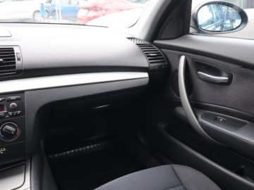 BMW Seria 1 E81/E87 Hatchback 5d E87 1.6 116i 122KM 2009 BMW 1 116i, Klima, El. szyby, zdjęcie 7
