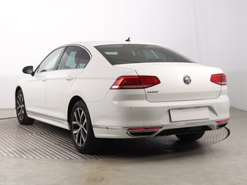 Volkswagen Passat B8 Limousine 2.0 TDI BlueMotion Technology 150KM 2018 VW Passat 2.0 TDI, Salon Polska, Serwis ASO, zdjęcie 3
