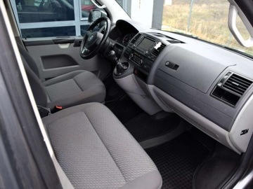 Volkswagen Caravelle T5 Caravelle Facelifting długi rozstaw osi 2.0 TDI 140KM 2013 Volkswagen Caravelle 9cio osobowa_HAK 2.0 Diesel 141KM, zdjęcie 4