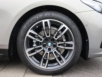 BMW Seria 5 G90-91 Sedan Plug-In 3.0 50e 489KM 2026 BMW Seria 5 550e xDrive Sport Sedan 3.0 (489KM) 2026, zdjęcie 16