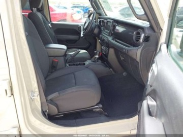 Jeep Gladiator 2022 Jeep Gladiator Altitude 2022 3.6l 3.6 Benzyna 285KM, zdjęcie 9