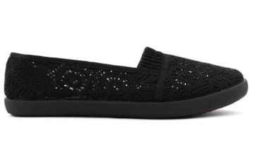 Кроссовки на шнуровке, балетки, резинка.