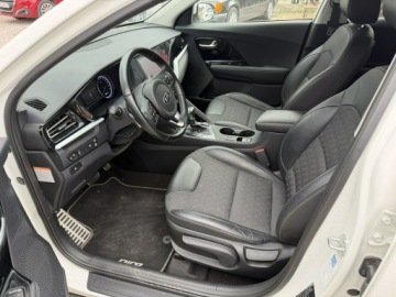 Kia Niro I 2018 Kia Niro 1.6 Hybryda 61 tys km Lekko uszkodzony, zdjęcie 6