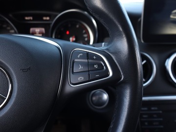 Mercedes GLA I Off-roader 2.0 220 184KM 2017 Mercedes GLA GLA 220 4MATIC, Salon Polska, zdjęcie 16