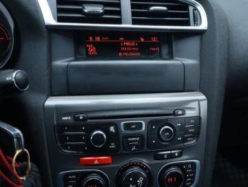 Citroen C4 II Hatchback 5d 1.6 16v VTi 120KM 2012 Citroen C4 1.6 VTi, Salon Polska, Klima, zdjęcie 11