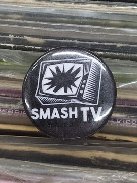 SMASH TV przypinka mała 2,5 cm