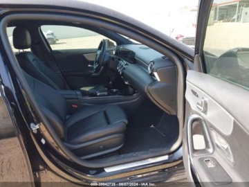 Mercedes Klasa A W177/V177 2022 Mercedes-Benz Klasa A 2022r., 2.0l, od ubezpieczalni 2.0 Benzyna 188KM, zdjęcie 8