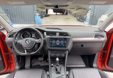 Volkswagen Tiguan II 2019 Volkswagen Tiguan 4x4 Tiguan 2.0 TSI 180 KM 2019r 135.000 km Warszawa, zdjęcie 6