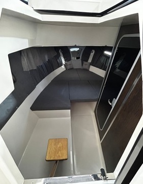 Новая лодка: Trimarchi DYLET 85 - 8,50 м/9 человек, каюта на 4 человека, отдельный туалет.