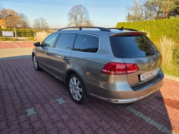 Volkswagen Passat B7 Variant 2.0 TDI CR DPF BlueMotion 140KM 2012 Volkswagen Passat Nawigacja Podgrzewane Fotele Czujniki Parkowania 2.0, zdjęcie 4