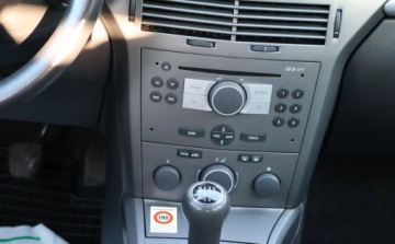 Opel Astra H Hatchback 5d 1.6 Twinport ECOTEC 105KM 2005 Opel Astra Instalacja LPG wazna do 2032 roku 1.6 BenzynaLPG 105KM, zdjęcie 5