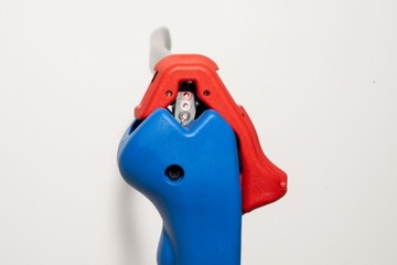 WEICON / СДЕЛАНО В ГЕРМАНИИ Инструмент для снятия изоляции с плоских и круглых кабелей