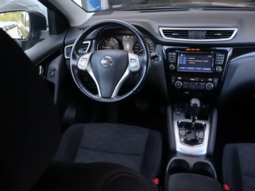 Nissan Qashqai II Crossover 1.6 dCi 130KM 2017 Nissan Qashqai 1.6 dCi, Automat, Skóra, Navi, zdjęcie 6
