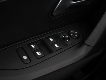 Peugeot 2008 II SUV 1.2 PureTech 100KM 2023 Peugeot 2008 Navi Czujniki parkowania Klimatyzacja, zdjęcie 33