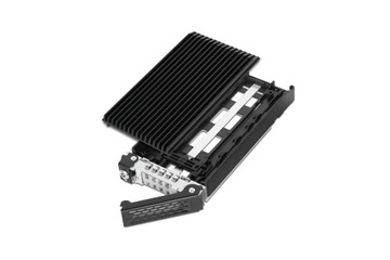Корпус ICY DOCK с 4 отсеками M.2 NVMe SSD PCIe 4.0 для отсека для внешнего диска