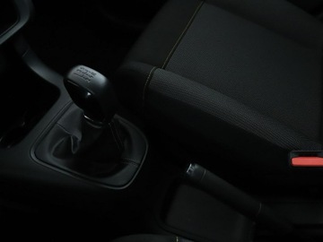 Citroen C3 III VAN 1.2 PureTech 82KM 2022 Citroen C3 Klimatyzacja Wspomaganie kierownicy, zdjęcie 25