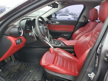 Alfa Romeo Giulia II Sedan 2.0 TBi 280KM 2018 Alfa Romeo Giulia TI Q4 2018 2.0l 2.0 Benzyna 280KM, zdjęcie 7