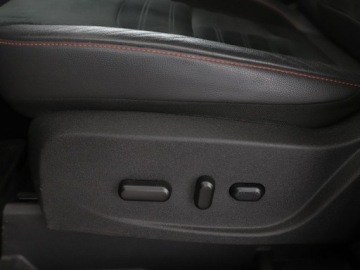 Ford Kuga II SUV Facelifting 2.0 Ecoboost 242KM 2018 Ford Kuga 2.0EcoBoost Automat ST-Line Navi, zdjęcie 36