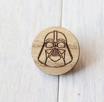 Drewniana wpinka VADER - EkoCraft