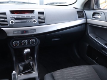 Mitsubishi Lancer IX Sportback 1.6 MIVEC 117KM 2011 Mitsubishi Lancer 1.6 MIVEC, Salon Polska, GAZ, zdjęcie 7