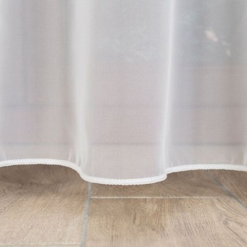 Готовная занавеска на ленте с грузом в салоновые занавески