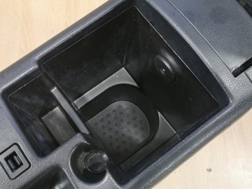 ЦЕНТРАЛЬНЫЙ ТУННЕЛЬ ПОДЛОКОТНИК QASHQAI J10 ЛИФТ