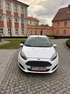 Ford Fiesta VII 2013 Ford Fiesta 1.25 benzyna Biała perełka, zdjęcie 1