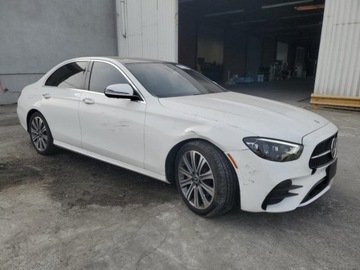Mercedes Klasa E W213 2022 Mercedes-Benz Klasa E 350 2022 2.0l 2.0 Benzyna 255KM, zdjęcie 4
