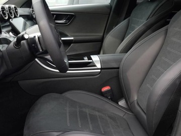 Mercedes Klasa C W206 Limuzyna 1.5 200 204KM 2025 MERCEDES-BENZ C Klasa 200 AMG 1.5 204KM, zdjęcie 7