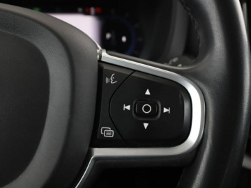 Volvo XC60 II 2021 Volvo XC 60 FV23% Momentum automat B4 AWD navi PDC, zdjęcie 28