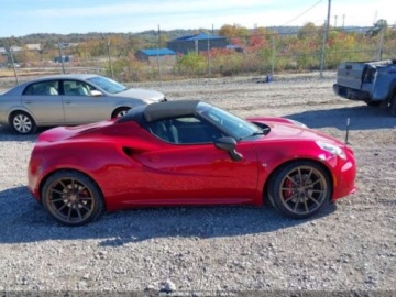 Alfa Romeo 4C 2016 Alfa Romeo 4C 2016 ALFA ROMEO 4C SPIDER 1.7 Benzyna 237KM, zdjęcie 7
