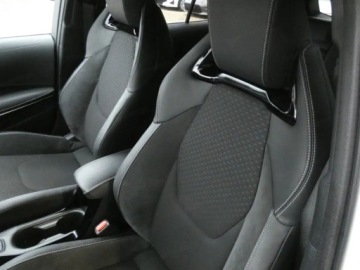 Toyota Corolla XII TS Kombi Facelifting 1.8 Hybrid 140KM 2025 Od ręki - Executive 1.8 Hybrid 140KM | Podgrzewane fotele!, zdjęcie 4