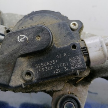 MITSUBISHI COLT VI FACELIFT MECHANIZMUS STĚRAČE PŘEDNÍ 8250A231