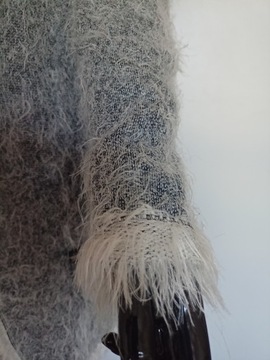 Tredy sweter kardigan z włosem kieszenie cekiny 44