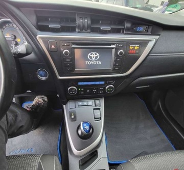 Toyota Auris II Hatchback 5d 1.8 HSD 136KM 2014 Toyota Auris Toyota Auris Hybryda 1.8 Hybryda Plug-in 136KM, zdjęcie 10