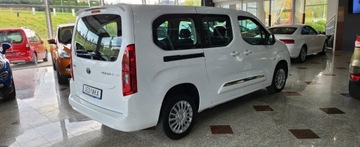 Toyota 2022 Toyota Proace City Verso Proace City Verso Long 7foteli 130KM z polskiego, zdjęcie 2