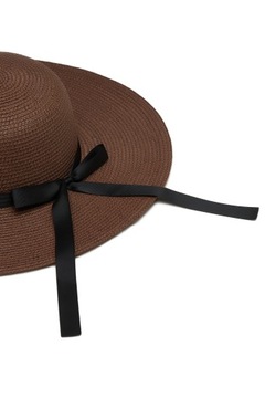 Damski kapelusz z szerokim rondem letni pleciony