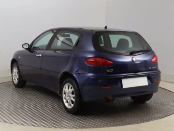 Alfa Romeo 147 Hatchback 1.6 i 16V T.Spark 120KM 2002 Alfa Romeo 147 1.6 16V T.SPARK, Klima, zdjęcie 3