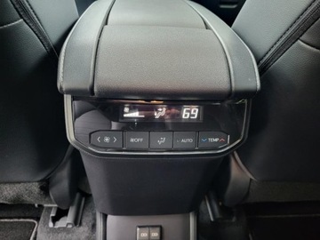 Toyota Highlander III 2.5 248KM 2023 highlander XLE * 2.5l Hybrid 247KM 4X4/AWD Przebieg:9,928km Idealny stan, zdjęcie 24