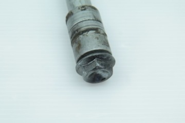 HONDA CBF 600 04-07 PC38 ОСЬ ПЕРЕДНЯЯ