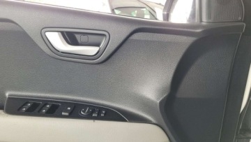 Kia Stonic I Crossover 1.0 T-GDI 120KM 2018 Kia Stonic STONIC 120KM Bi-Color Navi Niski przebieg MOZLIWA ZAMIANA 120KM, zdjęcie 17
