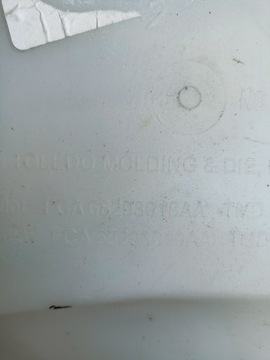 БАЧОК ОМЫВАЮЩЕЙ ЖИДКОСТИ JEEP WRANGLER 68293018AA 68293019AA